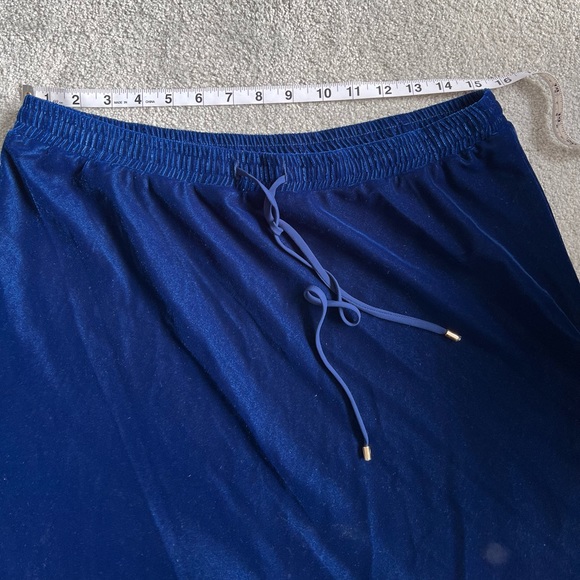 Womens Ralph Lauren Velvet mid length skirt sz M - Picture 5 of 8